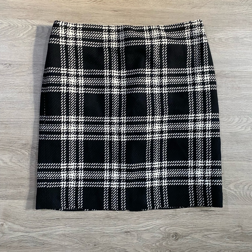 Talbots Classic Black and White Plaid Mini Houndstooth‎ Skirt cons